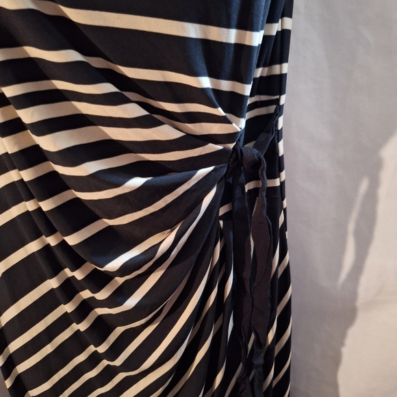 Just...Taylor Black and White Striped Midi Dress - Picture 4 of 6